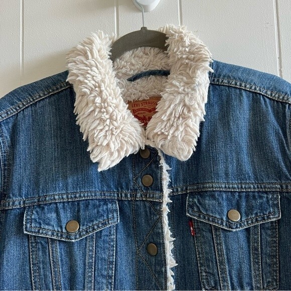 Levi’s Sherpa lined denim jacket - Picture 2 of 11